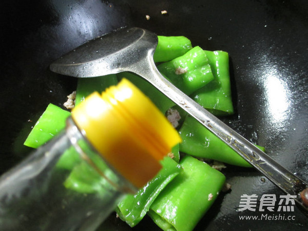 肉末炒尖椒的做法