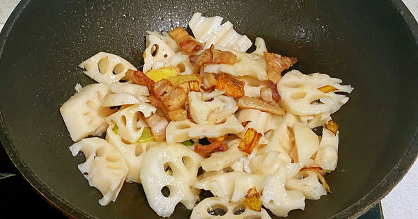 姬松茸莲藕虾滑汤