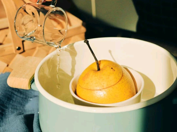 去燥润肺雪梨盅