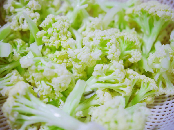 腊肠炒有机花菜