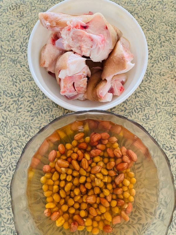 花生黄豆焖猪蹄