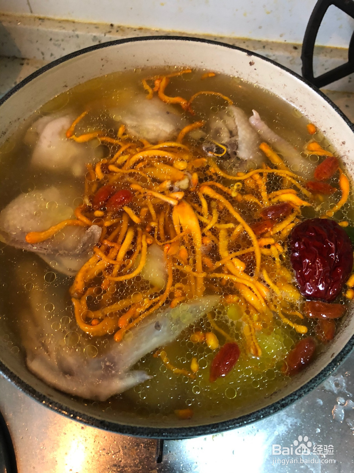 山药虫草花炖老母鸡汤的做法