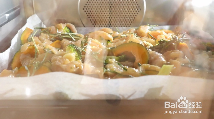 缤纷时蔬烤鸡胸肉的做法