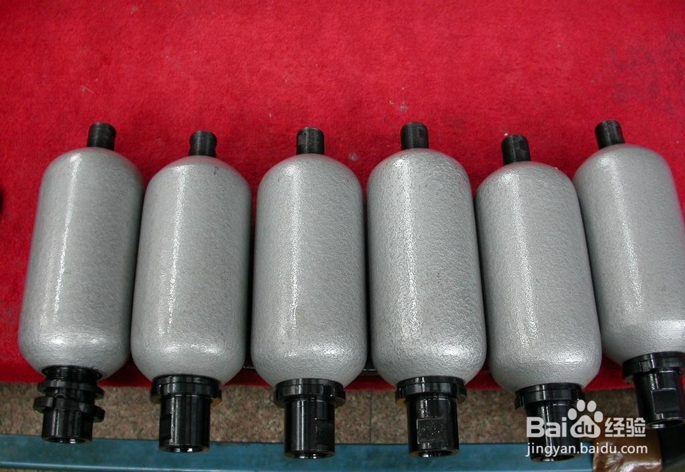 蓄能器的使用方法