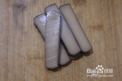 虾糕鸡蛋干炒四季豆的做法