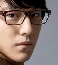 眼镜框应该怎样搭配