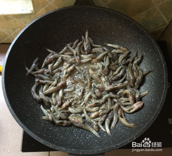 香辣小鱼仔怎么做