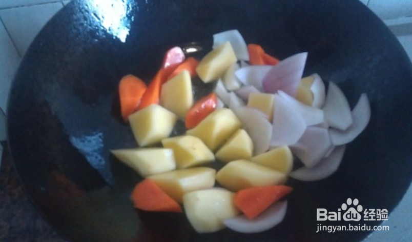 美味营养的土豆炖牛肉