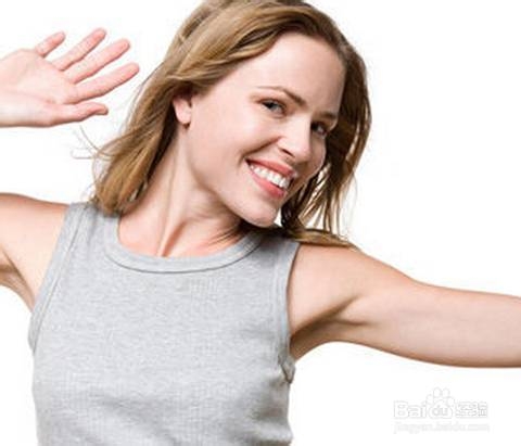 要露就露出纤细美臂