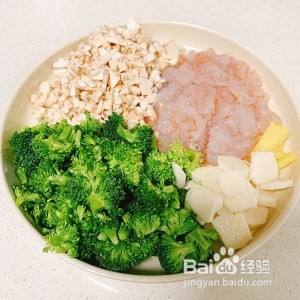 养生食补益藜米虾肉蘑菇山药西兰花粥的做法