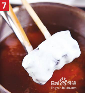 把蟹肉和豆腐用紫菜统统卷起来 炸出好美味