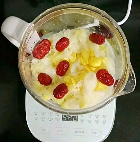 白果百合银耳汤