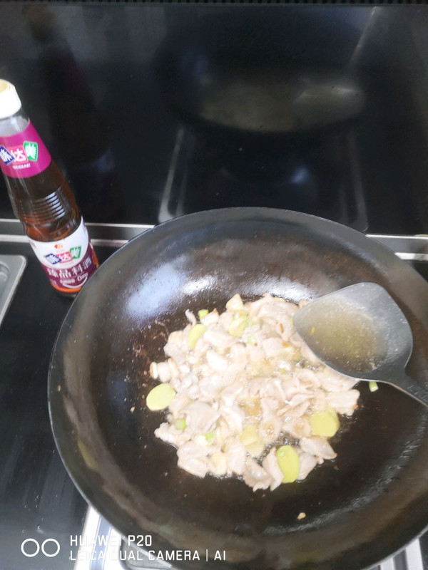 东北酸菜炒五花肉