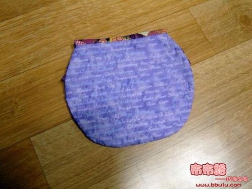 夏季里清凉的精致小手挽