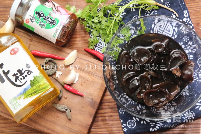 夏季必备的凉拌爽脆黑木耳