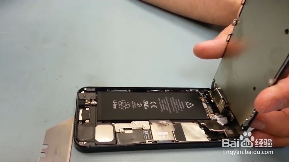 如何3分钟完成iPhone 5的屏幕修复