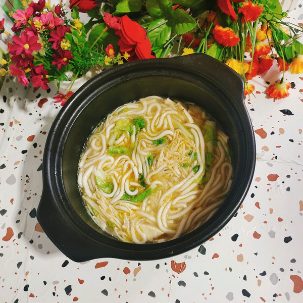 砂锅酸汤土豆粉