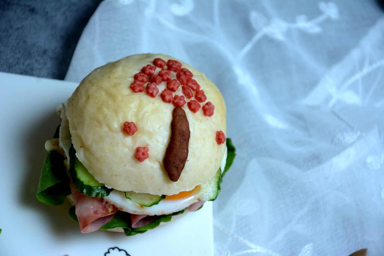 爱意浓浓的樱花树面包和樱花汉堡