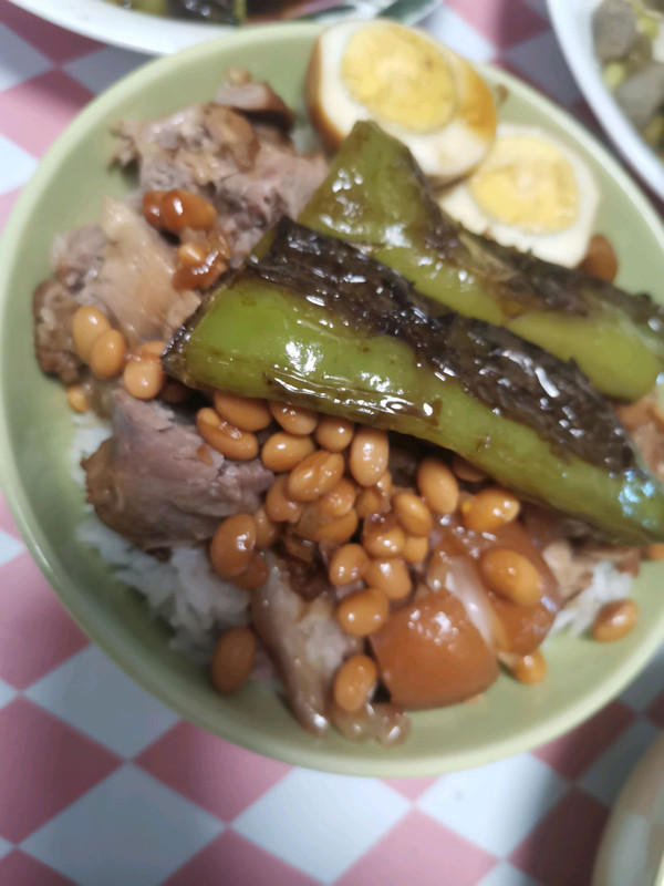 混搭隆香猪脚饭