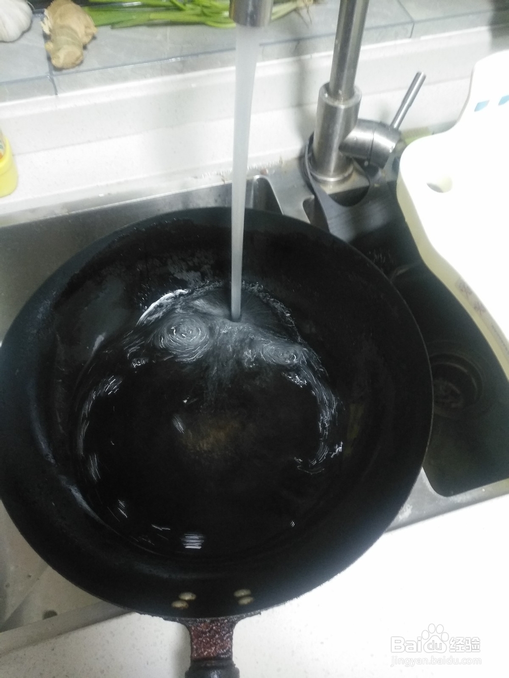 新买的铁锅怎么处理