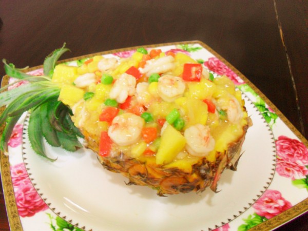 青豆虾仁菠萝盅