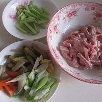 宫牛火锅之泡椒牛柳的做法