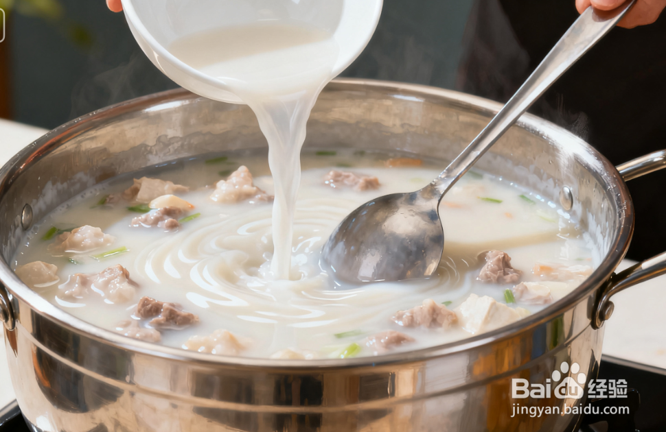 酸辣汤的做法：食材丰富，酸辣开胃，一碗不够喝