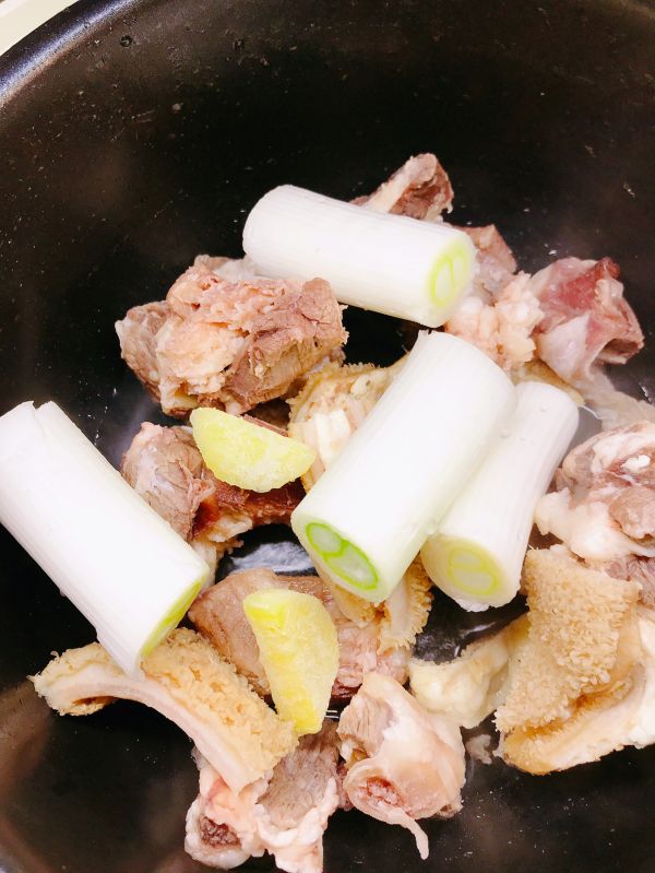 牛肚牛腩焖土豆