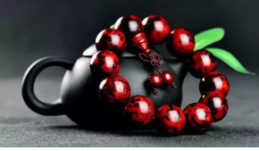 小叶紫檀掉色正常吗