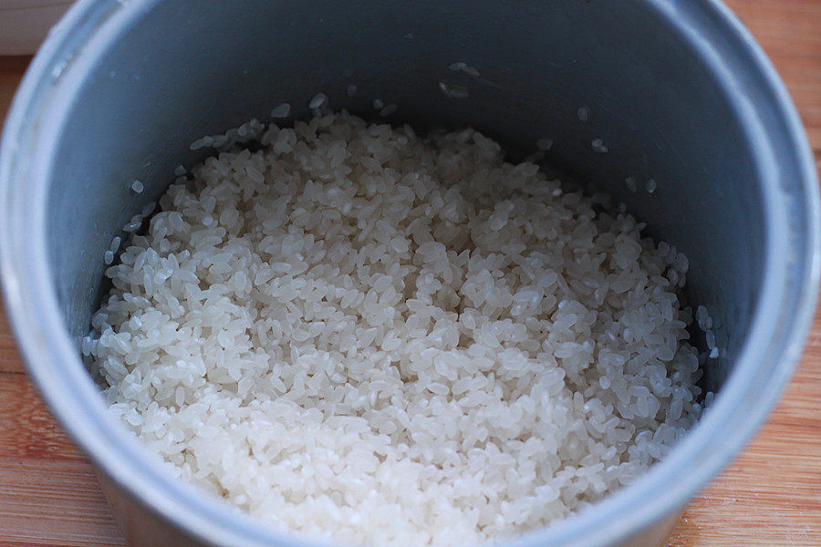 想吃排骨香菇焖饭？看完就能轻松学会