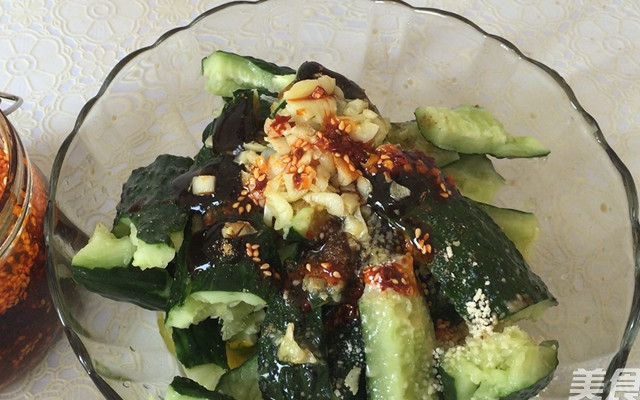 一分钟学会凉拌拍黄瓜