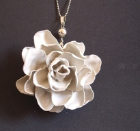 用一次性勺子自制一幅超美胸花的手绘