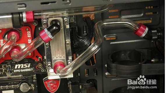 如何组装便宜的电脑水冷主机