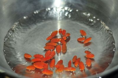 桂圆山楂枸杞冻