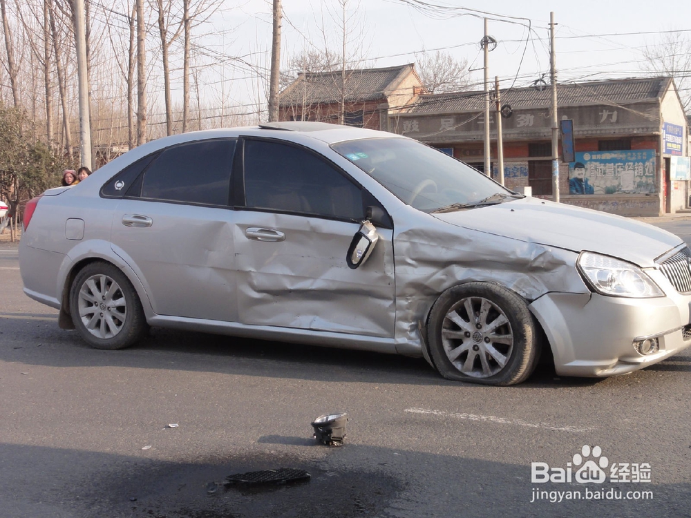 发生交通事故车祸现场如何急救？