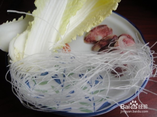 粉丝腊肠白菜煲！