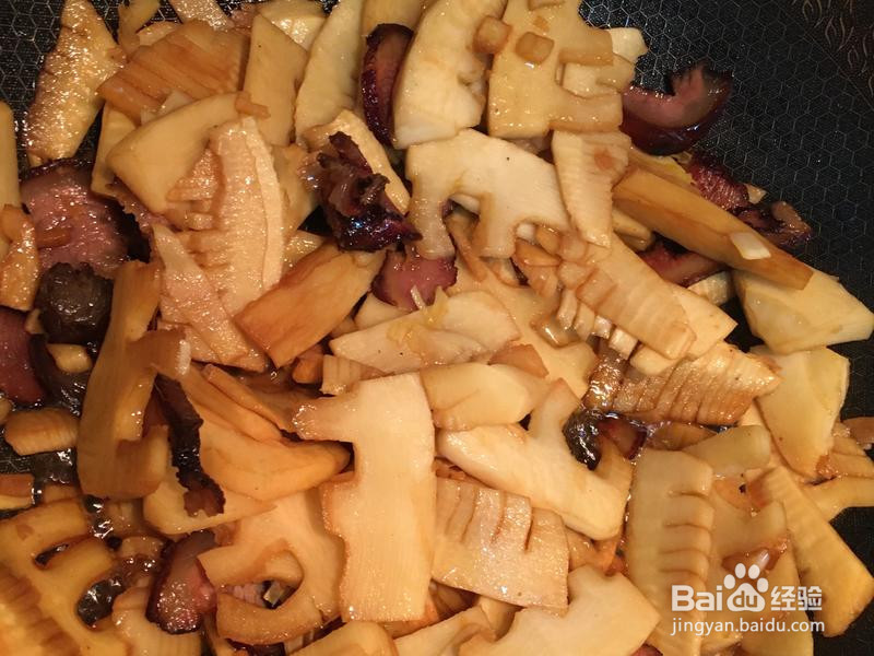 腊肉炒冬笋的做法