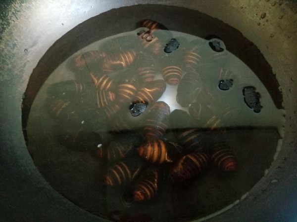 干煸蚕蛹的做法