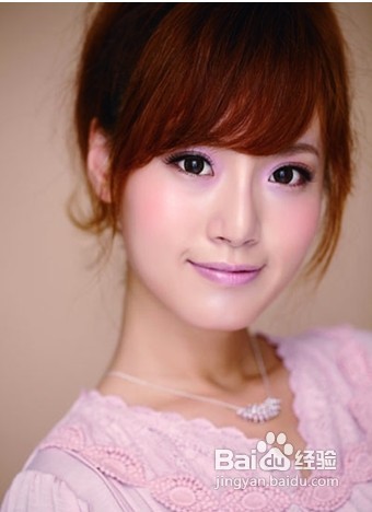 日系美妆中使用腮红的技巧