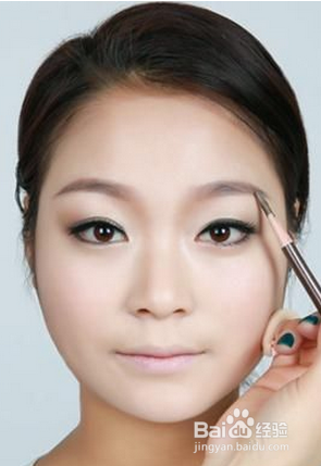 学会单眼皮化妆术