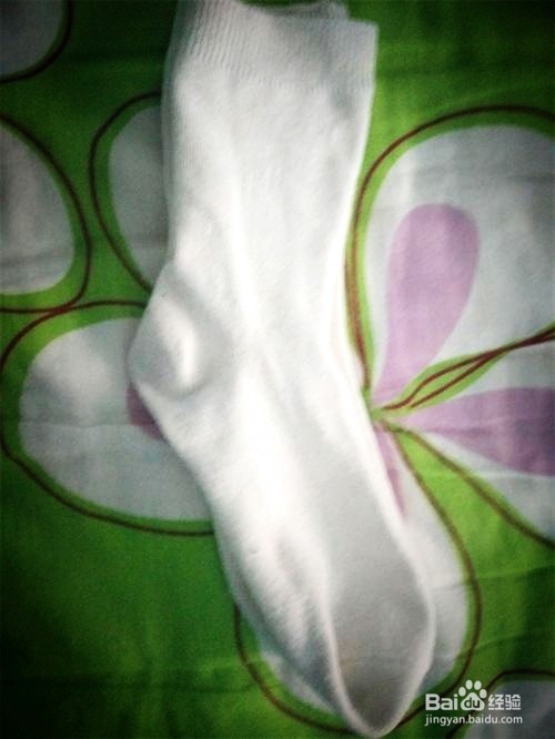 换季时如何整理孩子的衣柜，才不让它乱成一团。