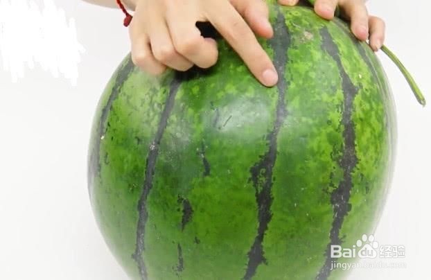 如何挑选西瓜？夏季如何选西瓜？