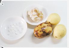 “梨藕百合汤”制作方法