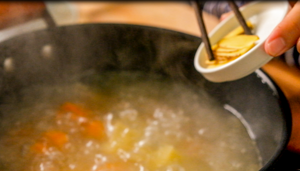 土豆胡萝卜排骨丸子汤