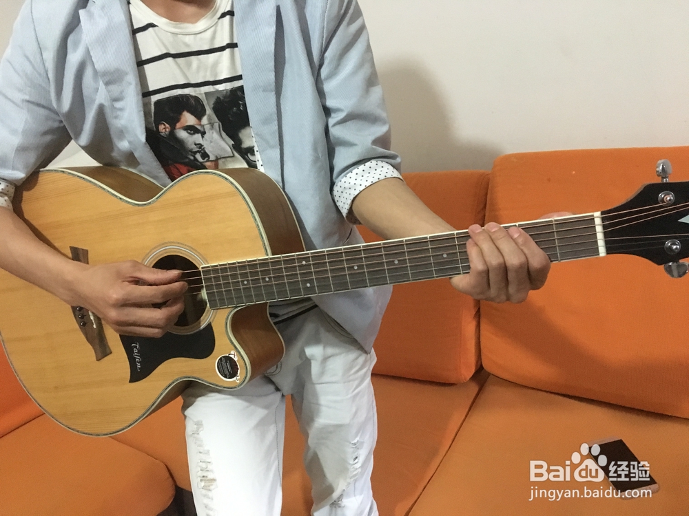 怎样正确使用民谣吉他弹奏