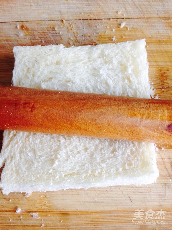 黄油鸡蛋火腿吐司卷