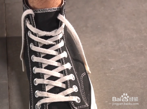 如何隐藏鞋带