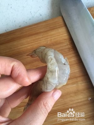 蒜蓉烤大虾【家庭版做法如下】