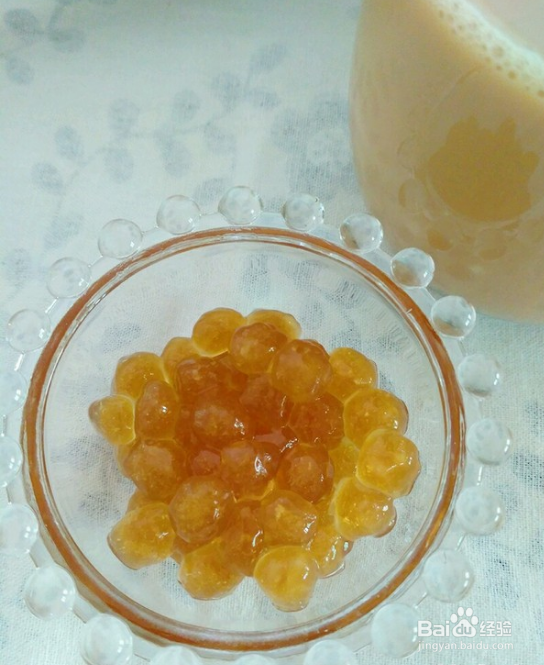 珍珠奶茶的珍珠也可以在家制作的,味道也很好
