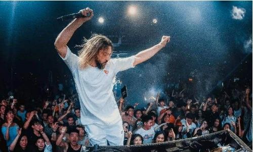 男士蹦迪又简单又好看的动作是什么